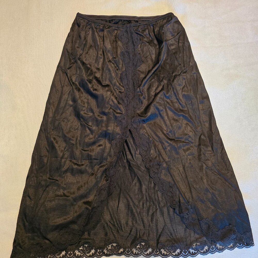 Fortune Black Half Slip Lace Trim 100% Nylon Vintage Made In USA Medium